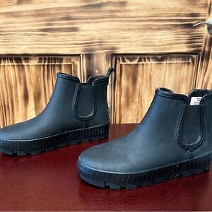 Sperry Black Ankle Rubber Boots